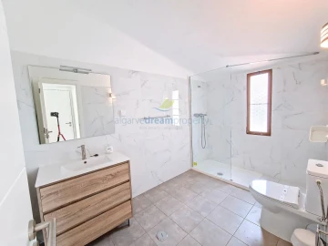 Moradia T4 para Venda em Albufeira e Olhos de Água