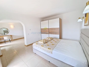 Moradia T4 para Venda em Albufeira e Olhos de Água