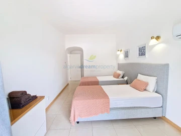 Moradia T4 para Venda em Albufeira e Olhos de Água