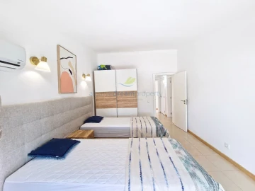 Moradia T4 para Venda em Albufeira e Olhos de Água