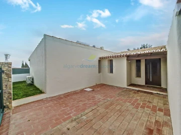 Moradia T4 para Venda em Albufeira e Olhos de Água