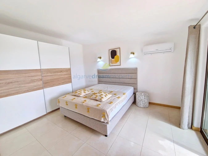 Moradia T4 para Venda em Albufeira e Olhos de Água Foto 12