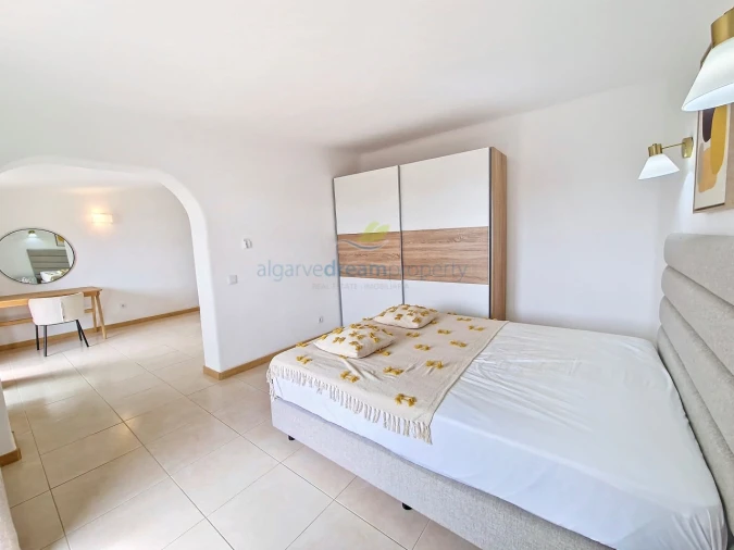 Moradia T4 para Venda em Albufeira e Olhos de Água Foto 11