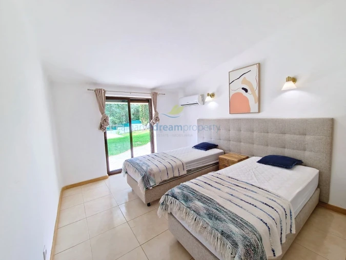 Moradia T4 para Venda em Albufeira e Olhos de Água Foto 19