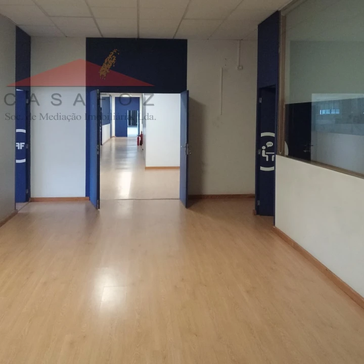 Armazém para Arrendamento em Paranhos Foto 2