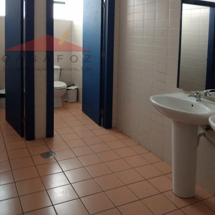 Armazém para Arrendamento em Paranhos Foto 5