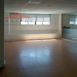 Armazém para Arrendamento em Paranhos