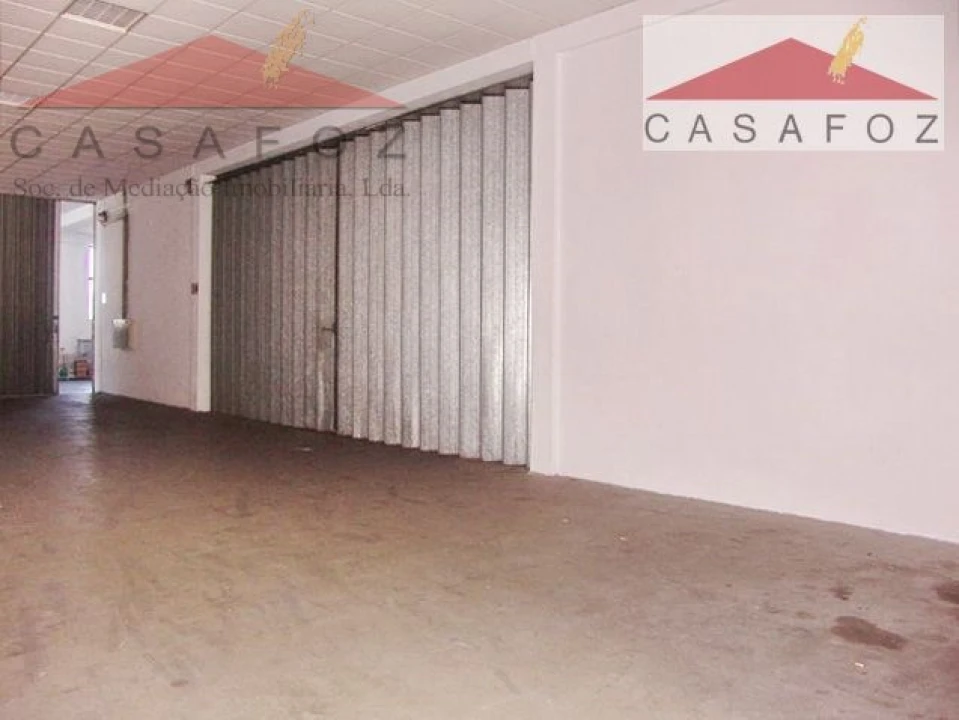 Armazém para Arrendamento em Paranhos Foto 4