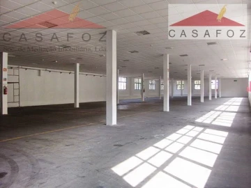 Armazém para Arrendamento em Paranhos