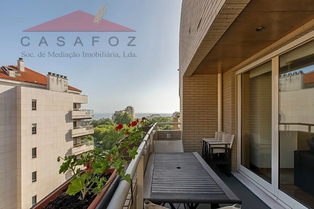 Apartamento T3 para Venda em Aldoar, Foz do Douro e Nevogilde Foto 1