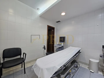 Negócio para Arrendamento em Lordelo do Ouro e Massarelos