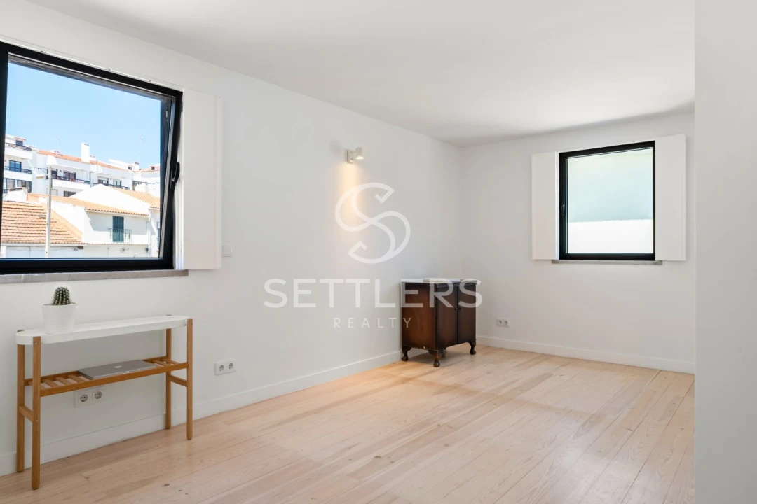 Prédio para Venda em Carcavelos e Parede Foto 16