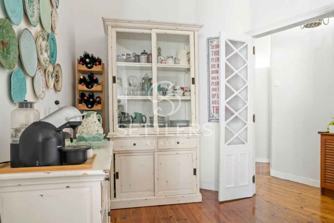 Prédio para Venda em Carcavelos e Parede Foto 22