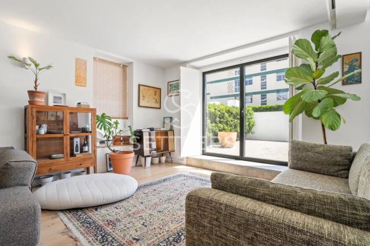 Prédio para Venda em Carcavelos e Parede Foto 2