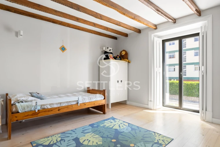 Prédio para Venda em Carcavelos e Parede Foto 13