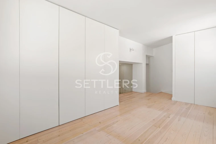 Prédio para Venda em Carcavelos e Parede Foto 17