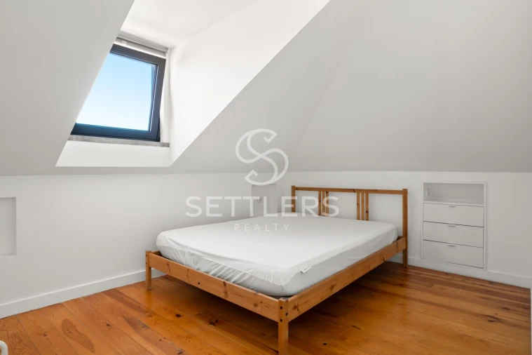 Prédio para Venda em Carcavelos e Parede Foto 50