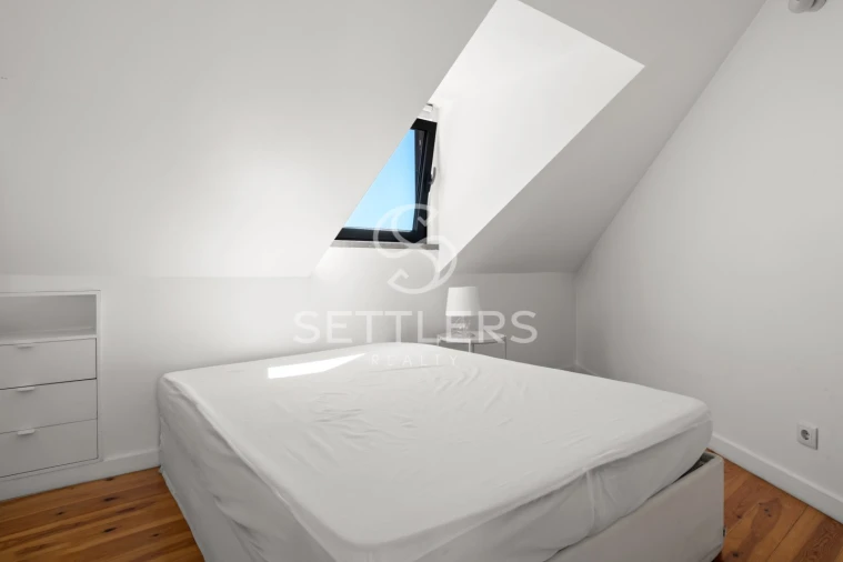 Prédio para Venda em Carcavelos e Parede Foto 51