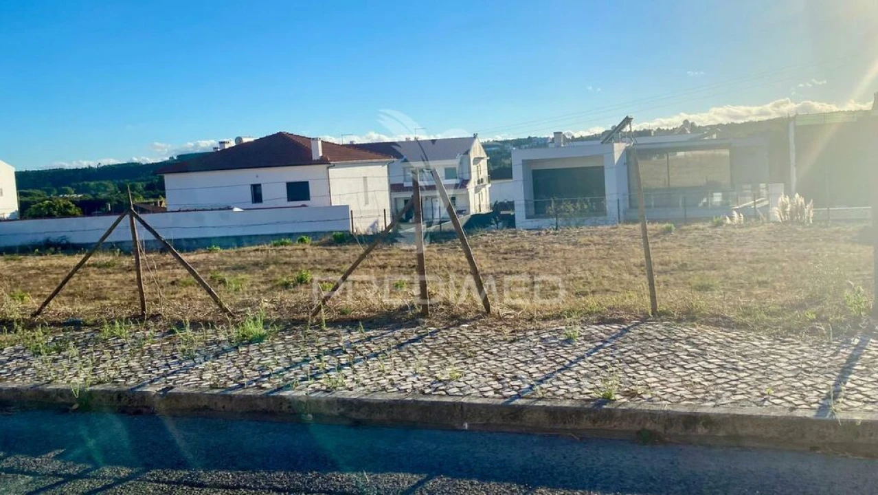 Terreno para Venda em Rio Maior Foto 1