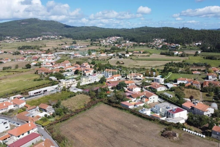 Terreno para Venda em Vila Cova e Feitos Foto 4
