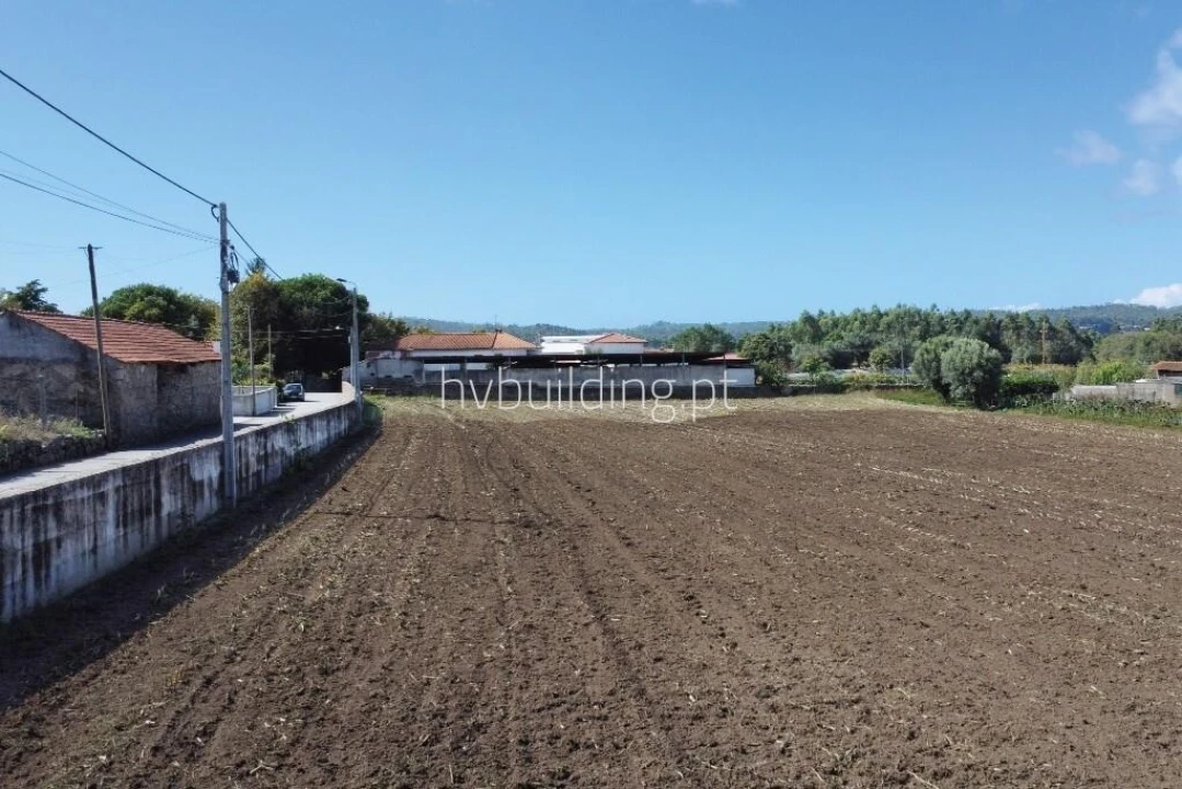 Terreno para Venda em Vila Cova e Feitos Foto 1