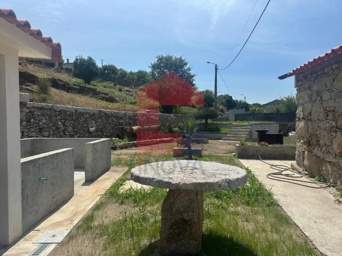 Moradia T2 para Venda em Lanhas Foto 31