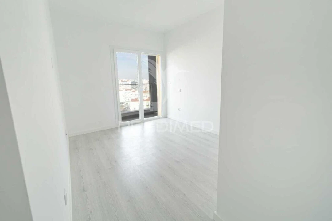Apartamento T2 para Venda em Corroios Foto 11