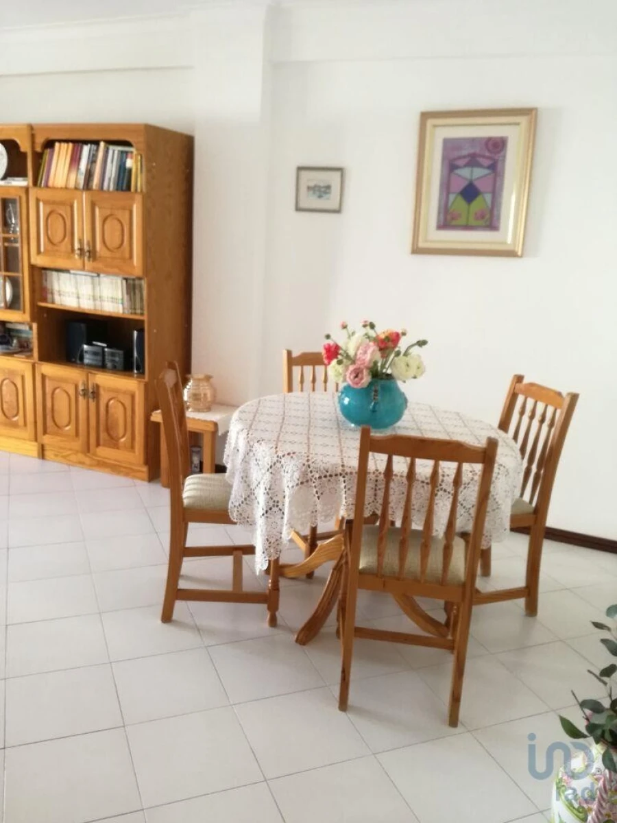 Apartamento T2 para Venda em Quarteira Foto 6