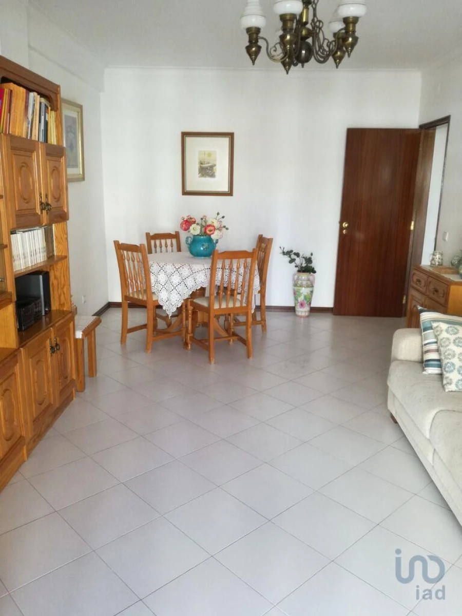 Apartamento T2 para Venda em Quarteira Foto 5