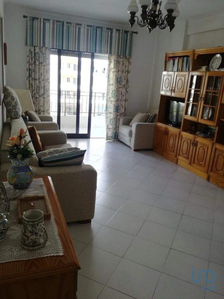 Apartamento T2 para Venda em Quarteira Foto 7