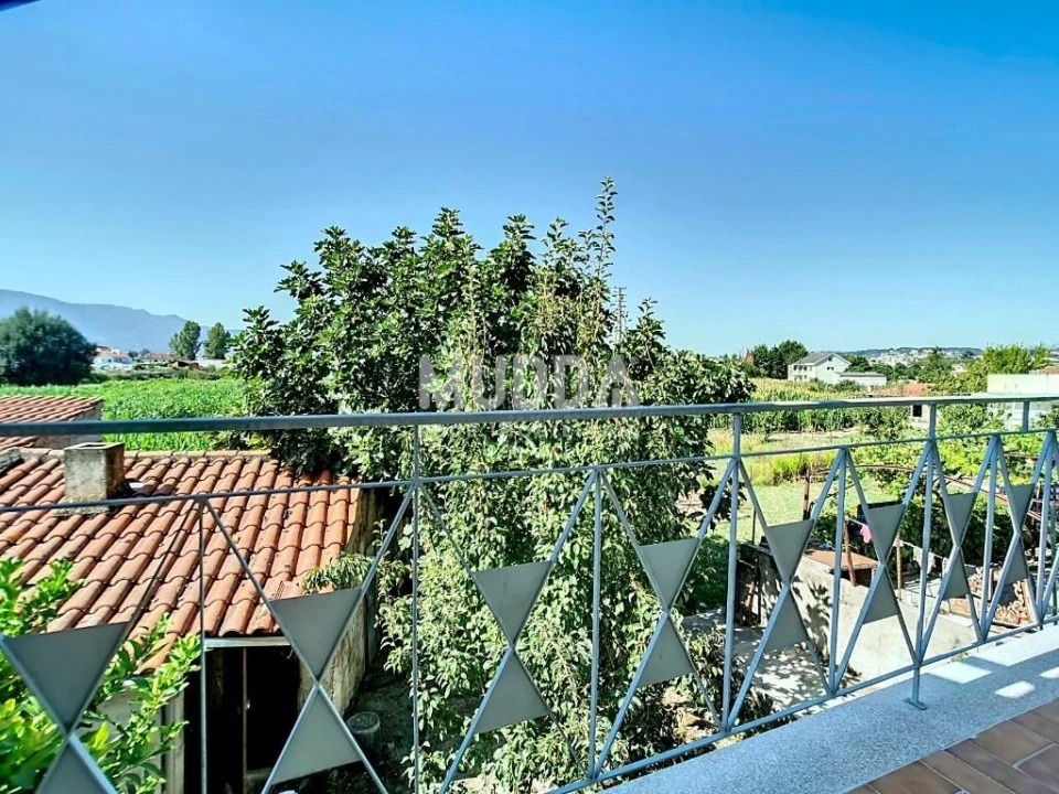 Moradia T3 para Venda em Calvão e Soutelinho da Raia Foto 19