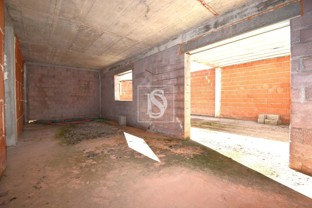 Prédio para Venda em Sé, Santa Maria e Meixedo Foto 6