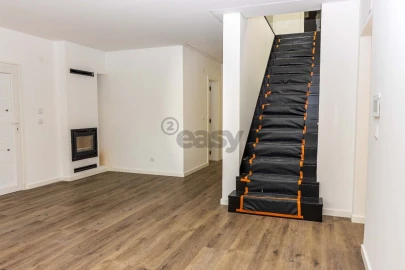 Moradia T4 para Venda em Agualva e Mira-Sintra