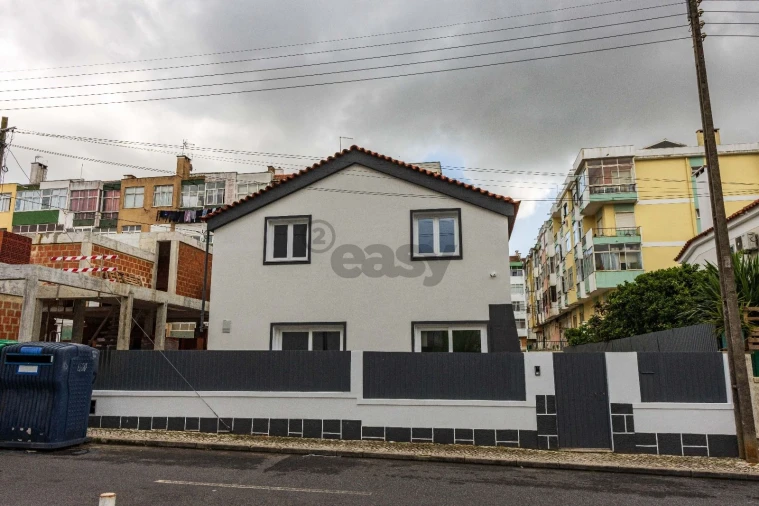 Moradia T4 para Venda em Agualva e Mira-Sintra Foto 2