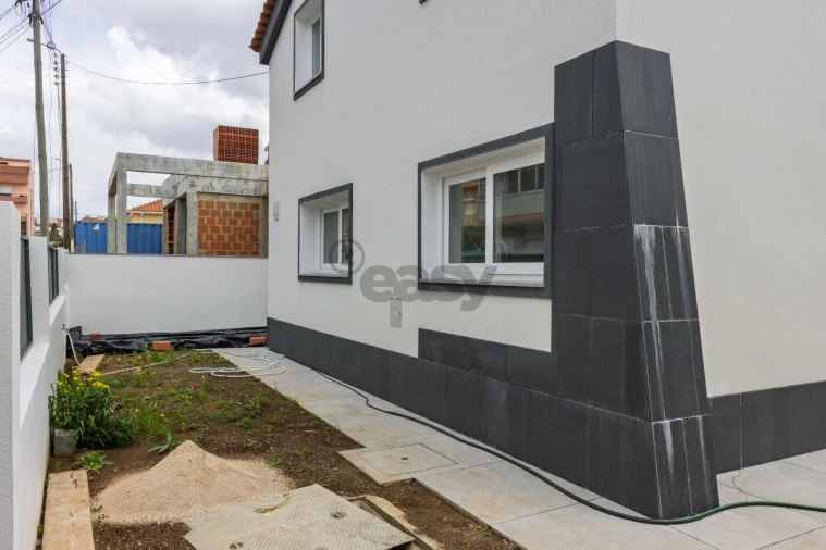 Moradia T4 para Venda em Agualva e Mira-Sintra Foto 6