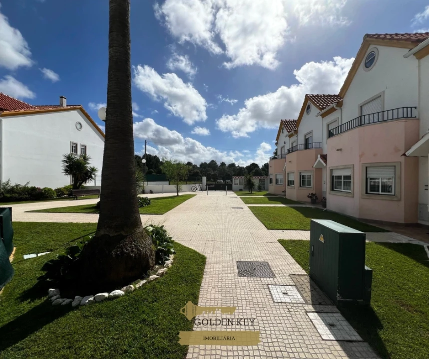 Moradia T4 para Venda em Marrazes e Barosa Foto 2