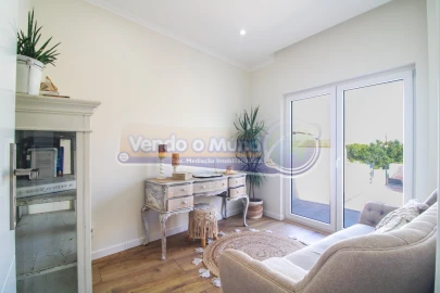 Moradia T6 para Venda em Samora Correia