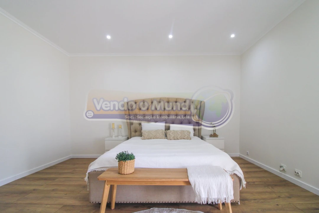Moradia T6 para Venda em Samora Correia Foto 12