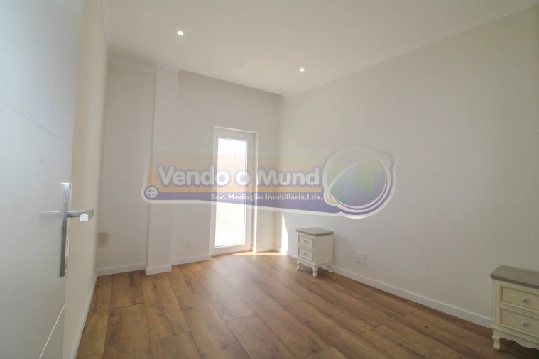 Moradia T6 para Venda em Samora Correia Foto 16