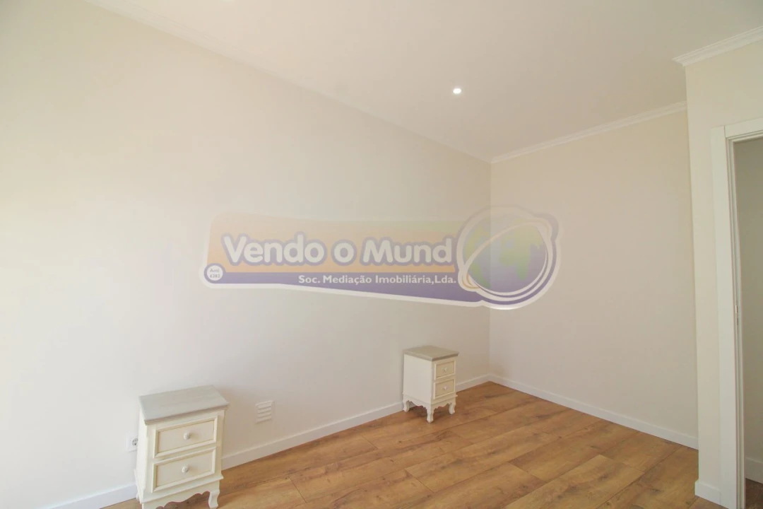 Moradia T6 para Venda em Samora Correia Foto 17