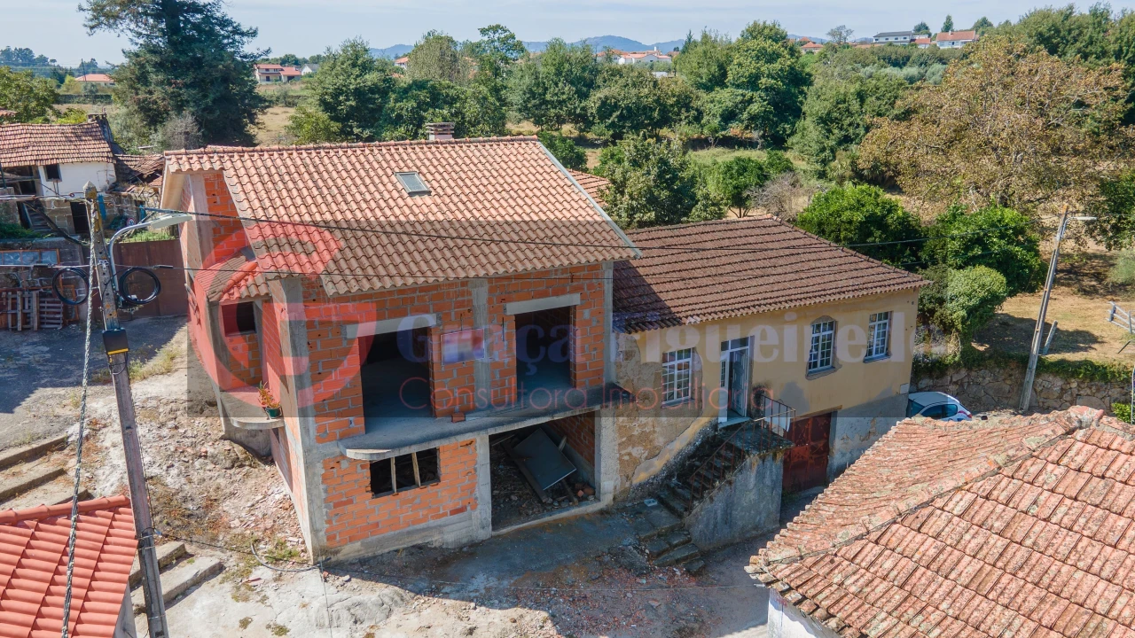 Moradia T4 para Venda em Tonda Foto 4