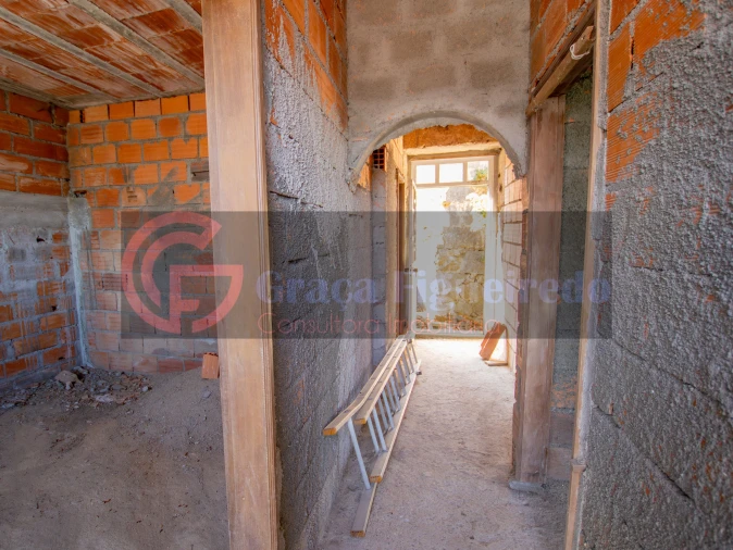 Moradia T4 para Venda em Tonda Foto 13