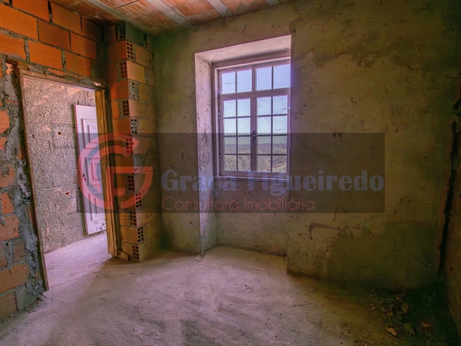 Moradia T4 para Venda em Tonda Foto 14