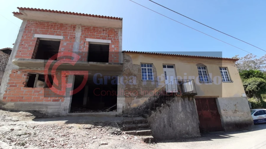 Moradia T4 para Venda em Tonda Foto 2