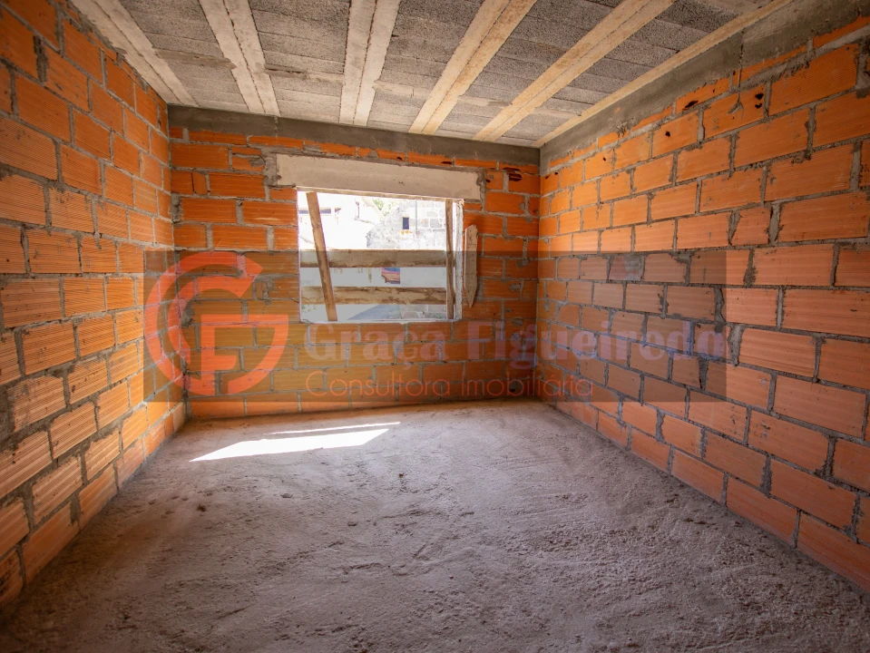 Moradia T4 para Venda em Tonda Foto 12