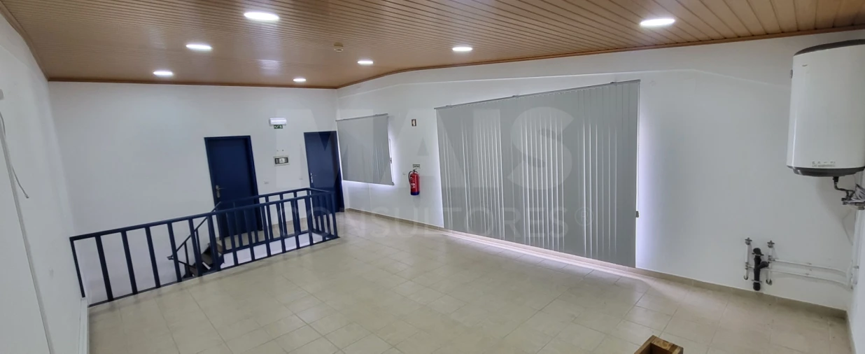 Loja para Venda em Salvaterra de Magos e Foros de Salvaterra Foto 2