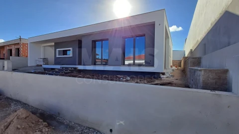 Moradia T4 para Venda em Nadadouro