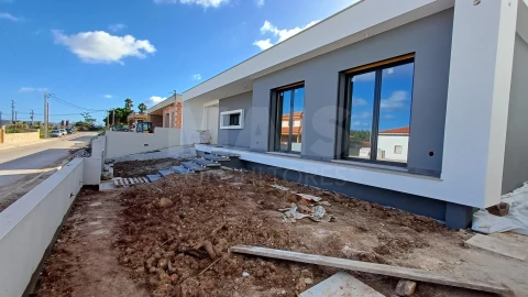 Moradia T4 para Venda em Nadadouro