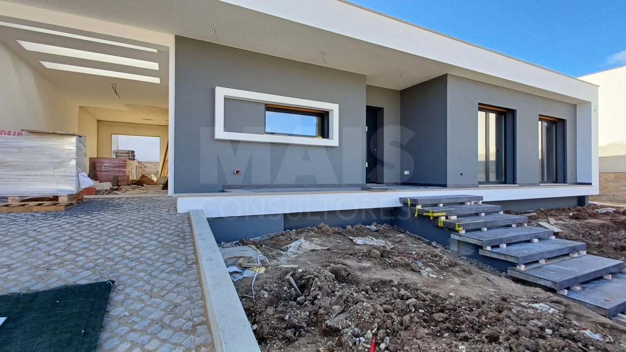 Moradia T4 para Venda em Nadadouro Foto 10