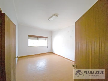 Armazém para Venda em Perre